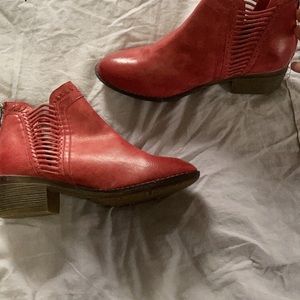 NWOT red cowgirl boots